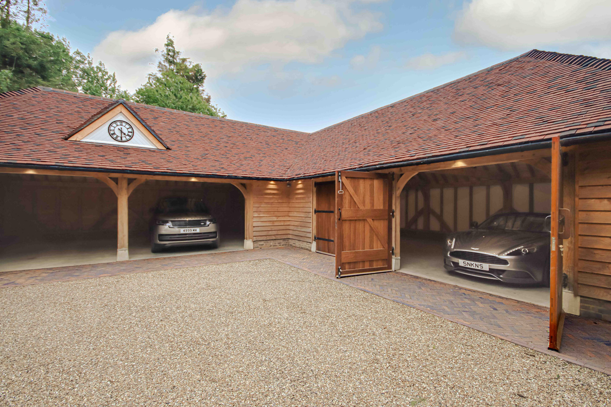 L-Shaped Oak Framed Outbuilding